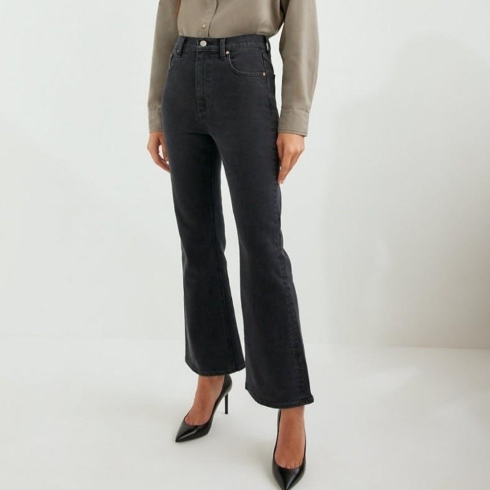 Aritzia Denim Forum The Twiggy High Rise Flare 30L - Black - Size 28